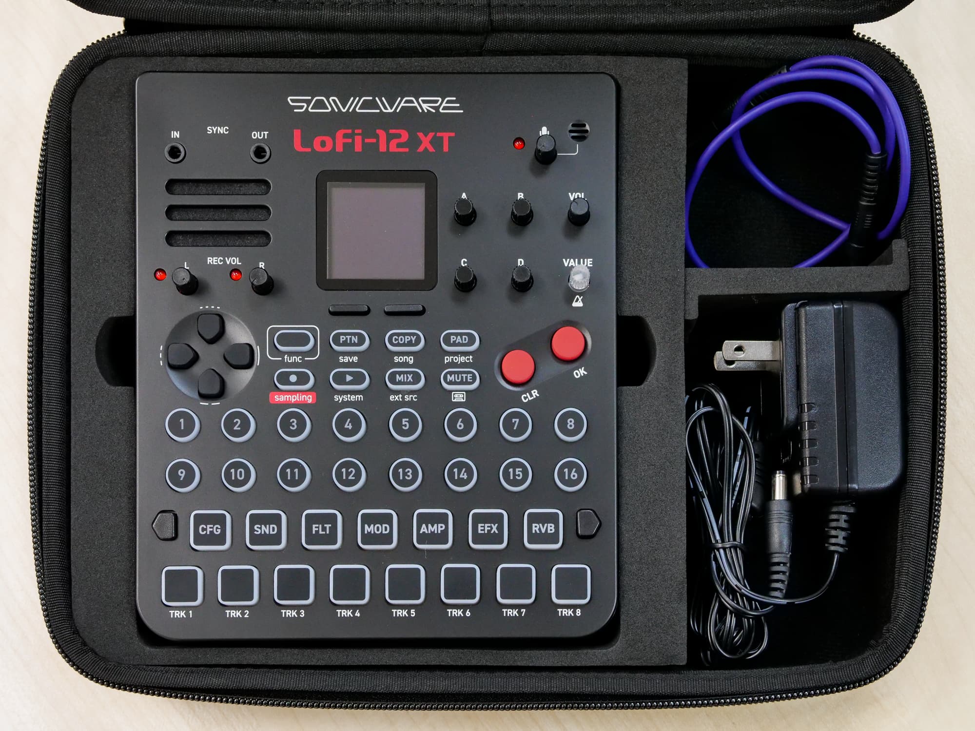 CyDrums/Lofi-12 XT/SmplTrek Carrying Case - Image 4